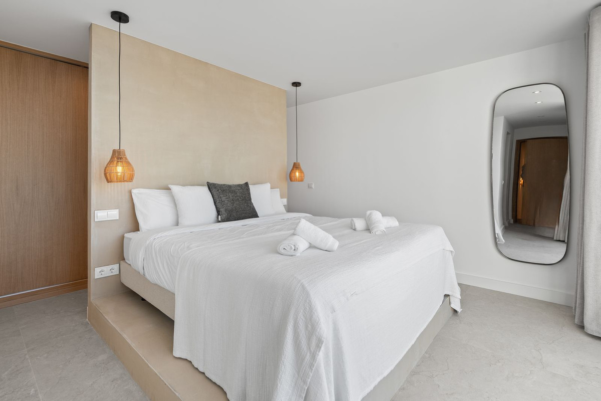 4 Bed Townhouse for sale in Benahavís Costa Del Sol, Málaga, Spain