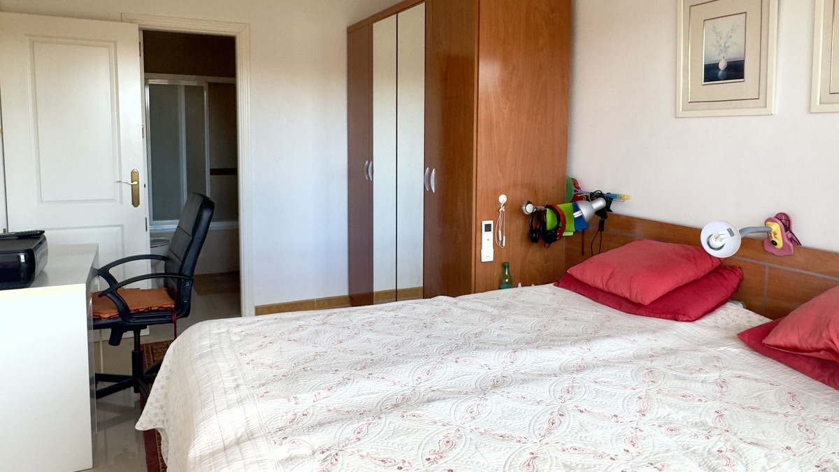 Se vende Apartamento Planta Media de 2 dormitorios en Costa Del Sol, Málaga, España