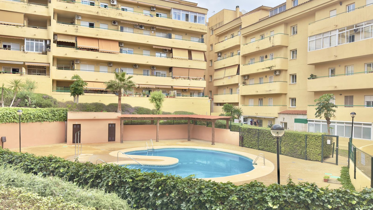 Se vende Apartamento Planta Media de 2 dormitorios en Costa Del Sol, Málaga, España