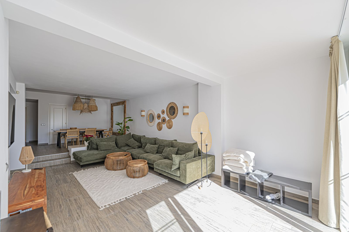 2 Bed Apartment for sale in Elviria Costa Del Sol, Málaga, Spain