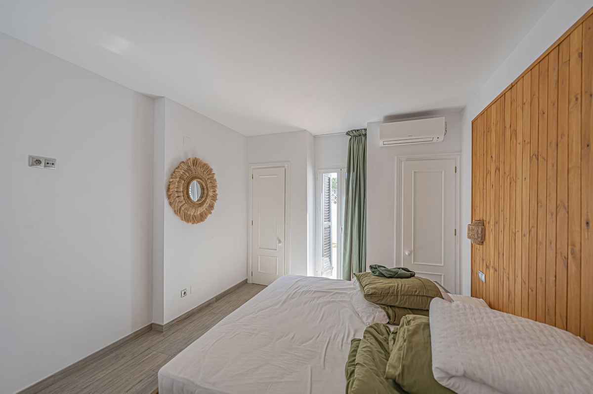 2 Bed Apartment for sale in Elviria Costa Del Sol, Málaga, Spain