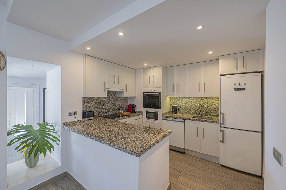 2 Bed Apartment for sale in Elviria Costa Del Sol, Málaga, Spain