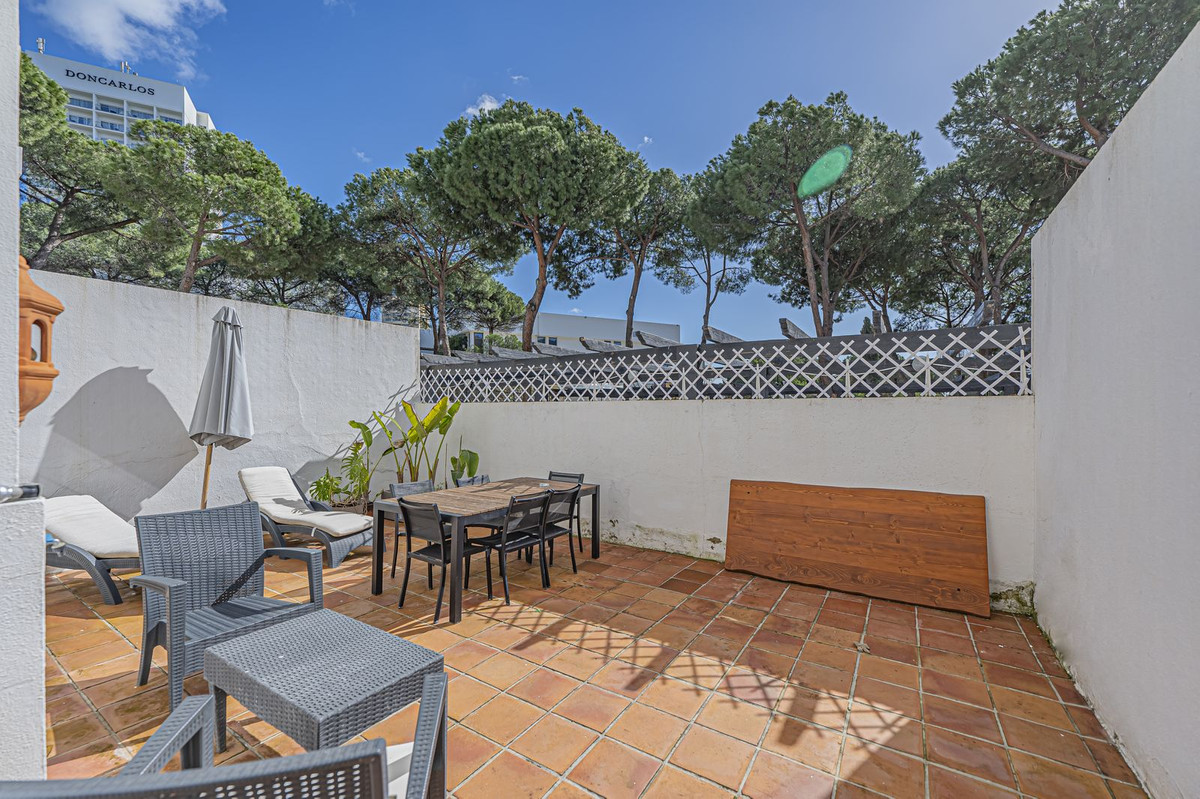 2 Bed Apartment for sale in Elviria Costa Del Sol, Málaga, Spain