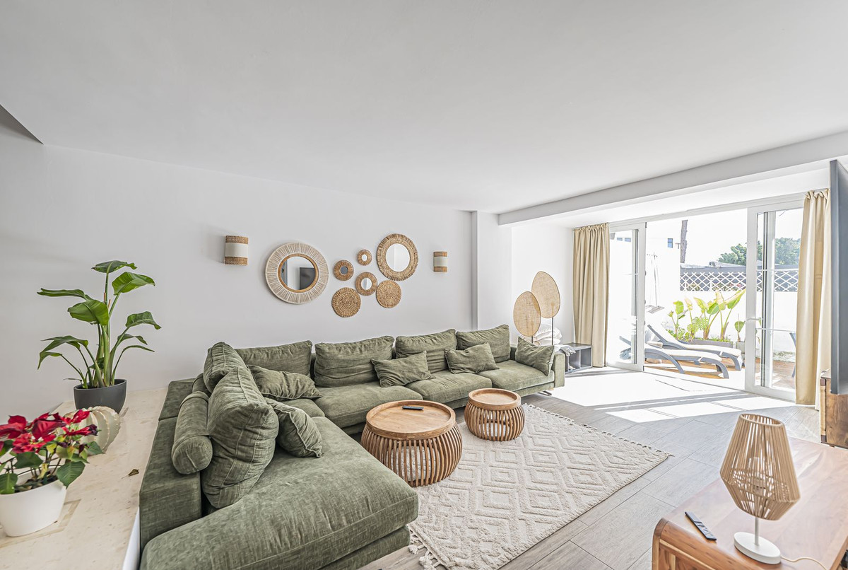 2 Bed Apartment for sale in Elviria Costa Del Sol, Málaga, Spain