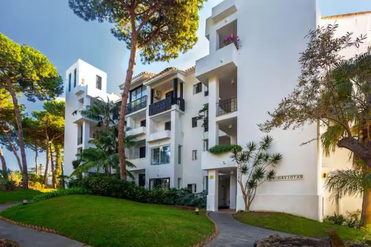 2 Bed Apartment for sale in Elviria Costa Del Sol, Málaga, Spain