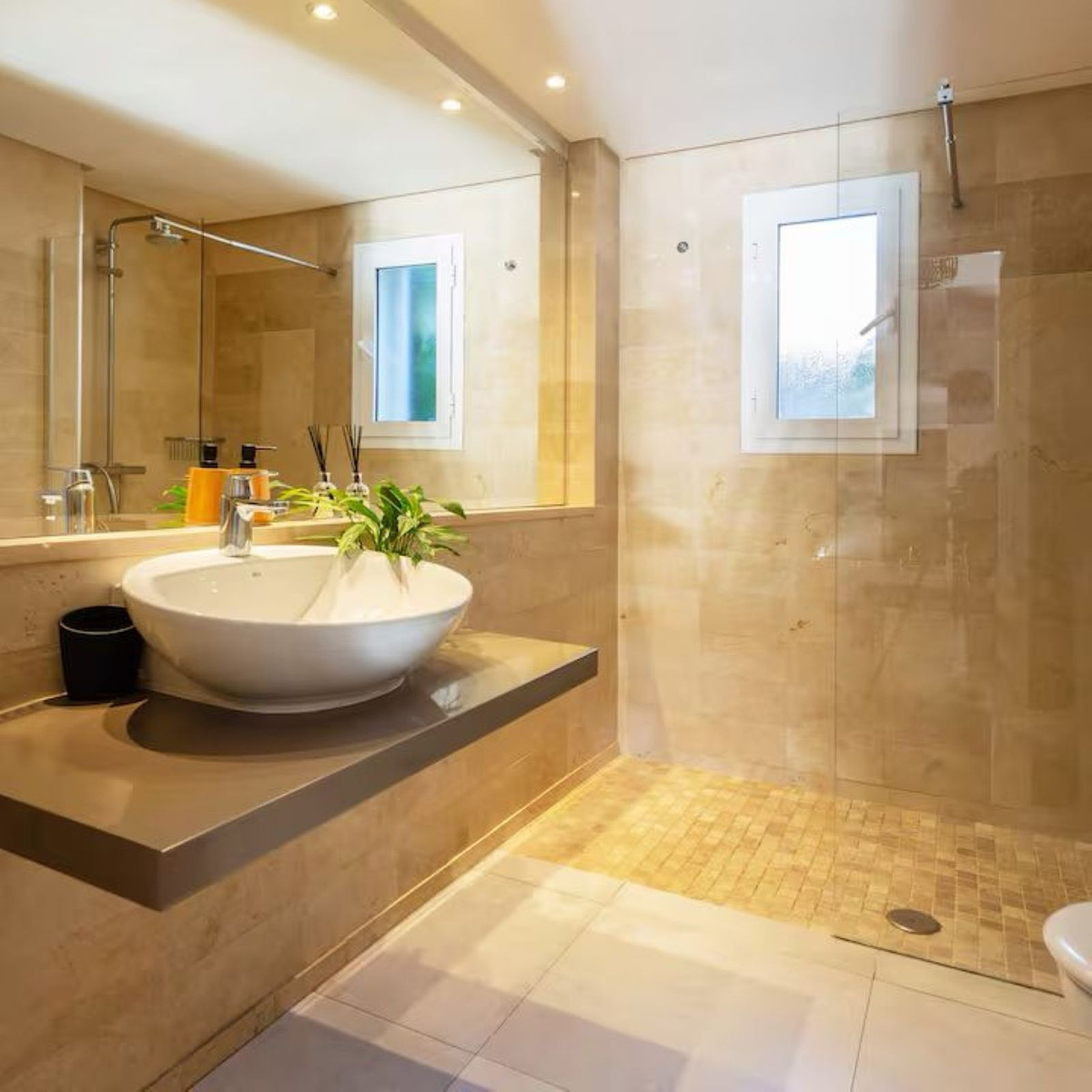2 Bed Apartment for sale in Elviria Costa Del Sol, Málaga, Spain