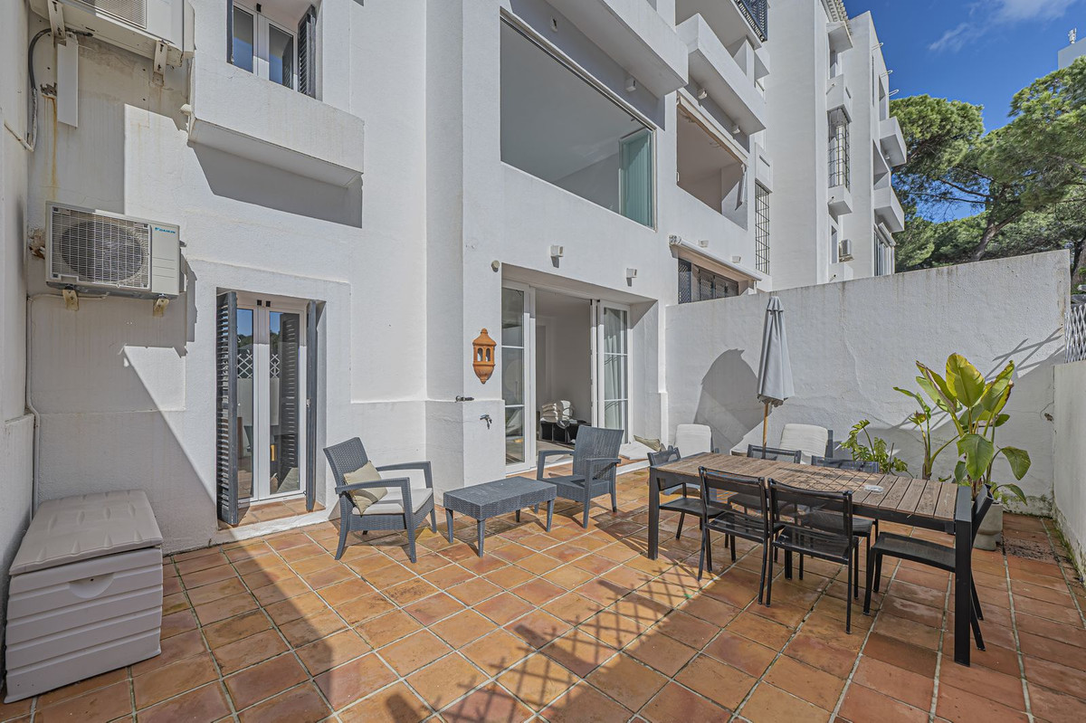 2 Bed Apartment for sale in Elviria Costa Del Sol, Málaga, Spain