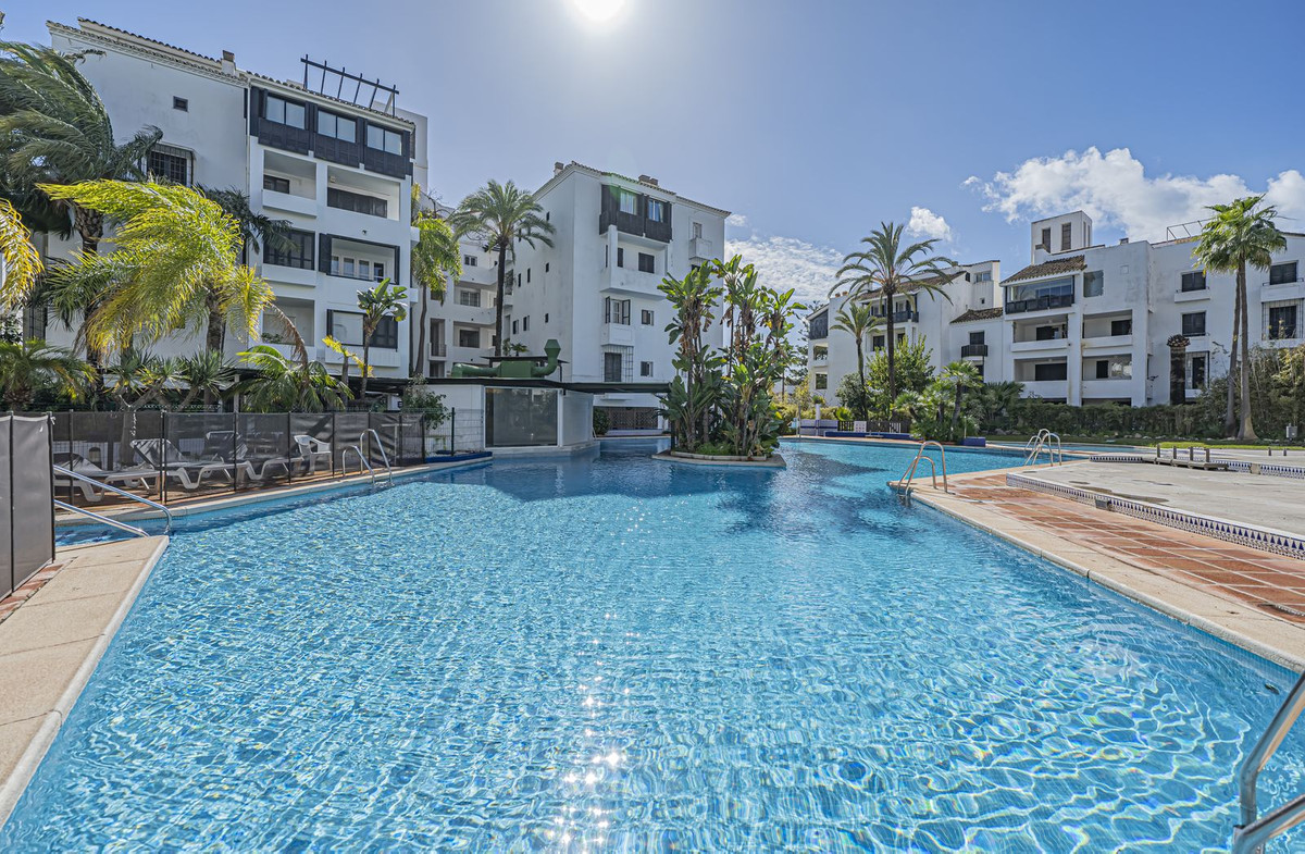 2 Bed Apartment for sale in Elviria Costa Del Sol, Málaga, Spain