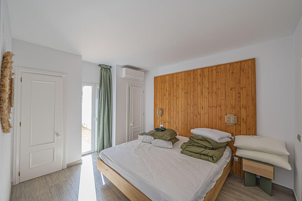 2 Bed Apartment for sale in Elviria Costa Del Sol, Málaga, Spain