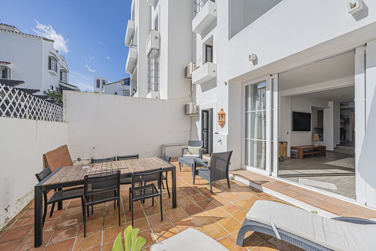 2 Bed Apartment for sale in Elviria Costa Del Sol, Málaga, Spain