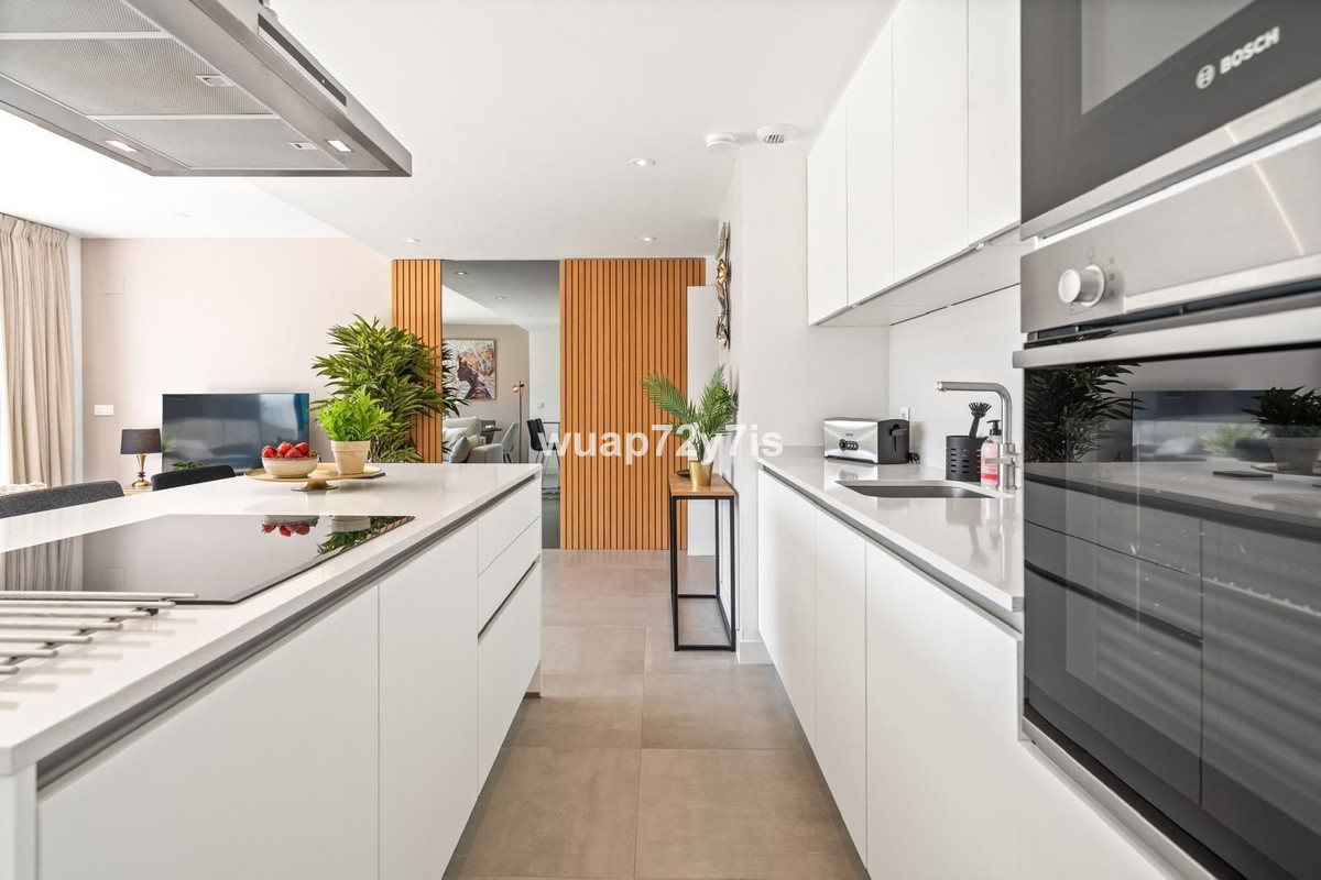 3 Bed Apartment for sale in Selwo Costa Del Sol, Málaga, Spain