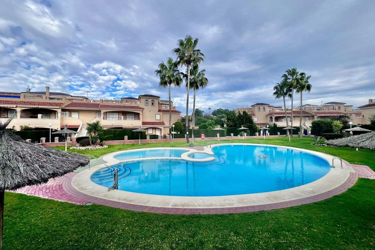 Se vende Ático de 2 dormitorios en Costa Blanca, Alicante, España
