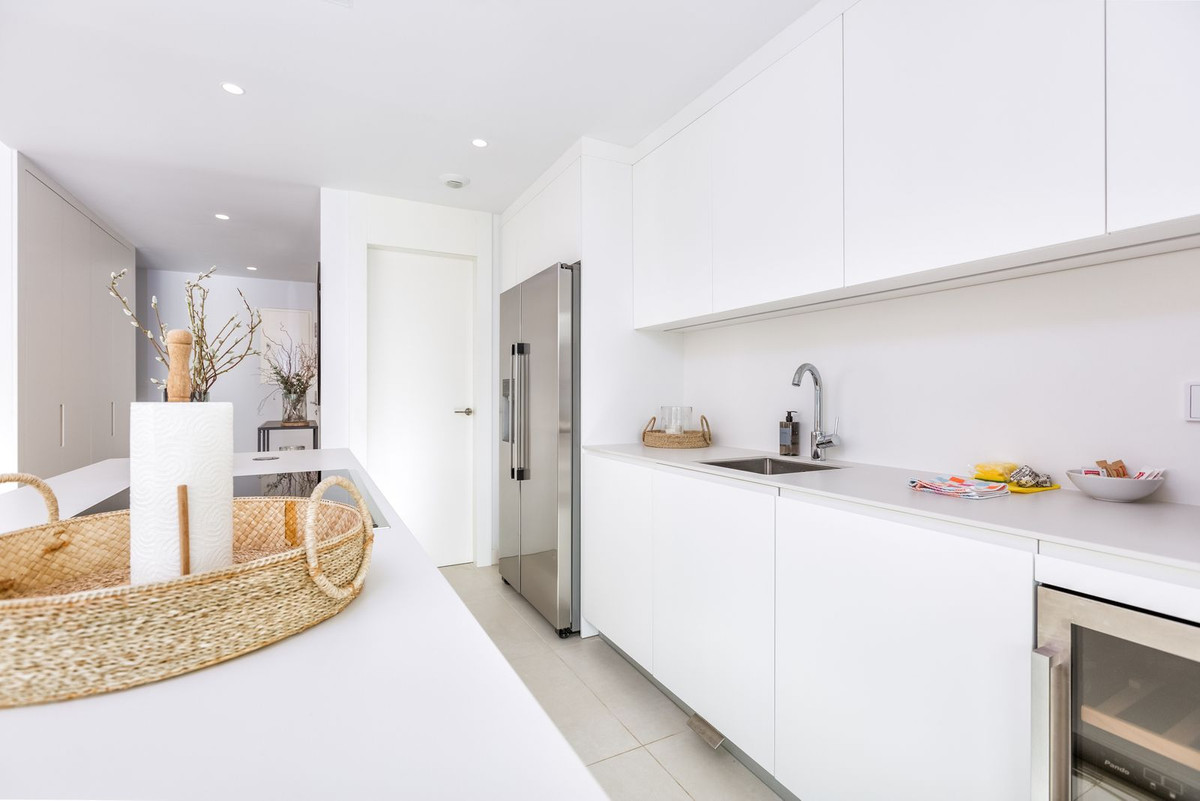 3 Bed Apartment for sale in Fuengirola Costa Del Sol, Málaga, Spain