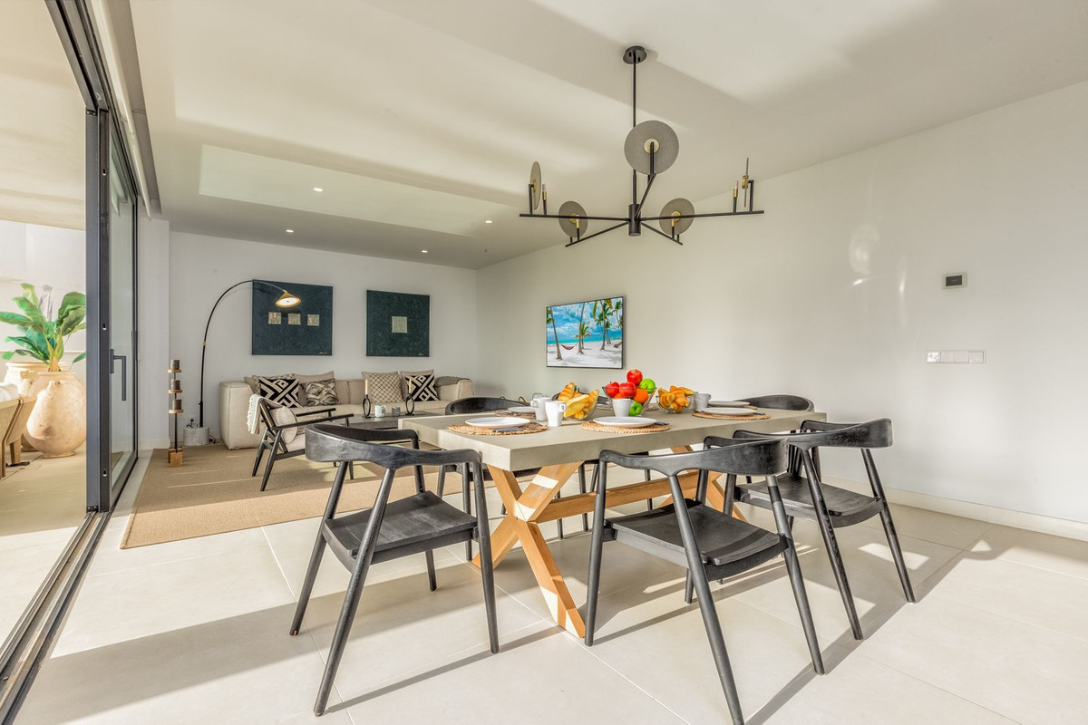 3 Bed Apartment for sale in Fuengirola Costa Del Sol, Málaga, Spain