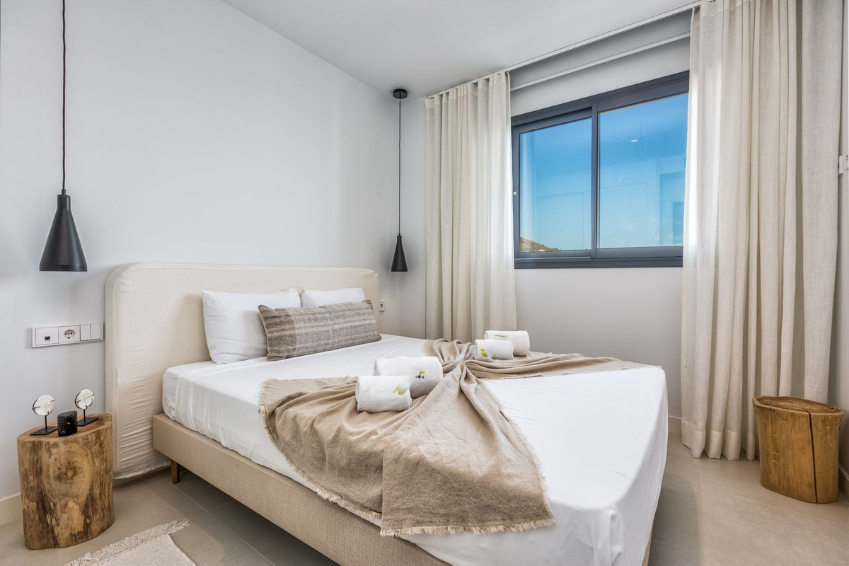 3 Bed Apartment for sale in Fuengirola Costa Del Sol, Málaga, Spain