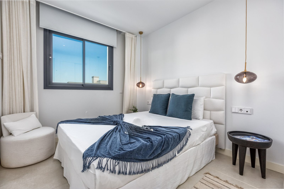 3 Bed Apartment for sale in Fuengirola Costa Del Sol, Málaga, Spain