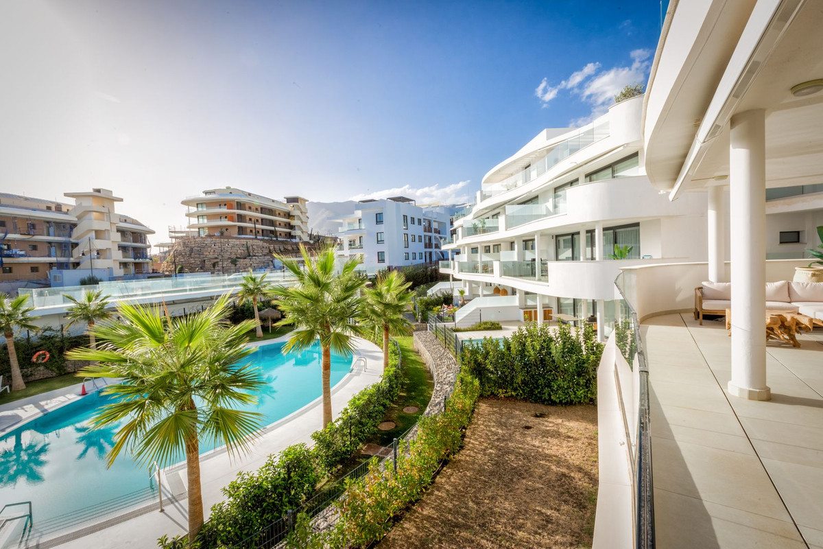 3 Bed Apartment for sale in Fuengirola Costa Del Sol, Málaga, Spain