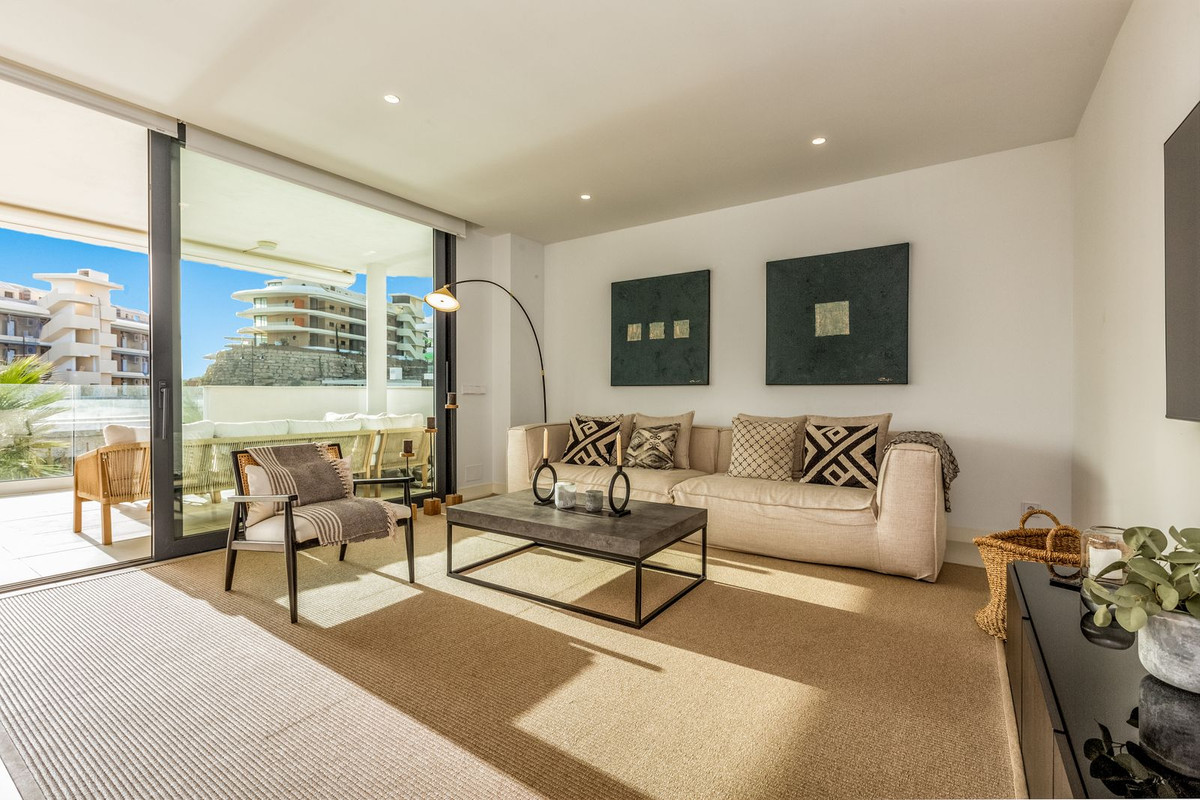 3 Bed Apartment for sale in Fuengirola Costa Del Sol, Málaga, Spain