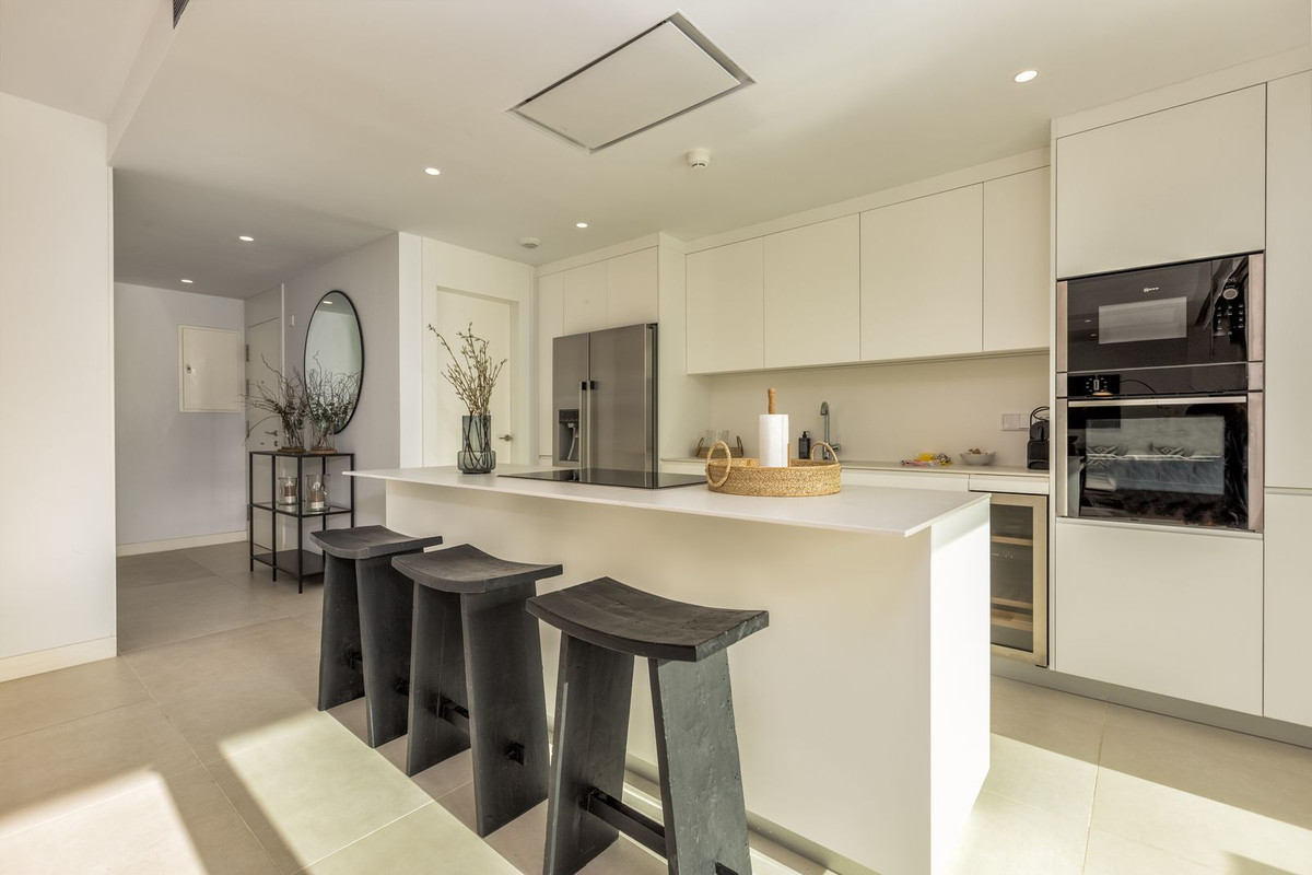 3 Bed Apartment for sale in Fuengirola Costa Del Sol, Málaga, Spain