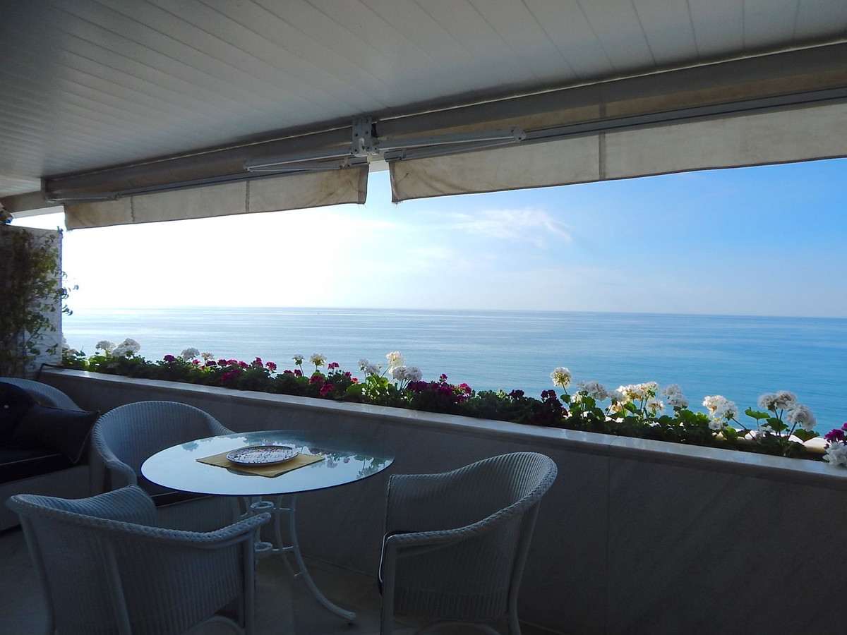 2 Bed Apartment for sale in Marbella Costa Del Sol, Málaga, Spain