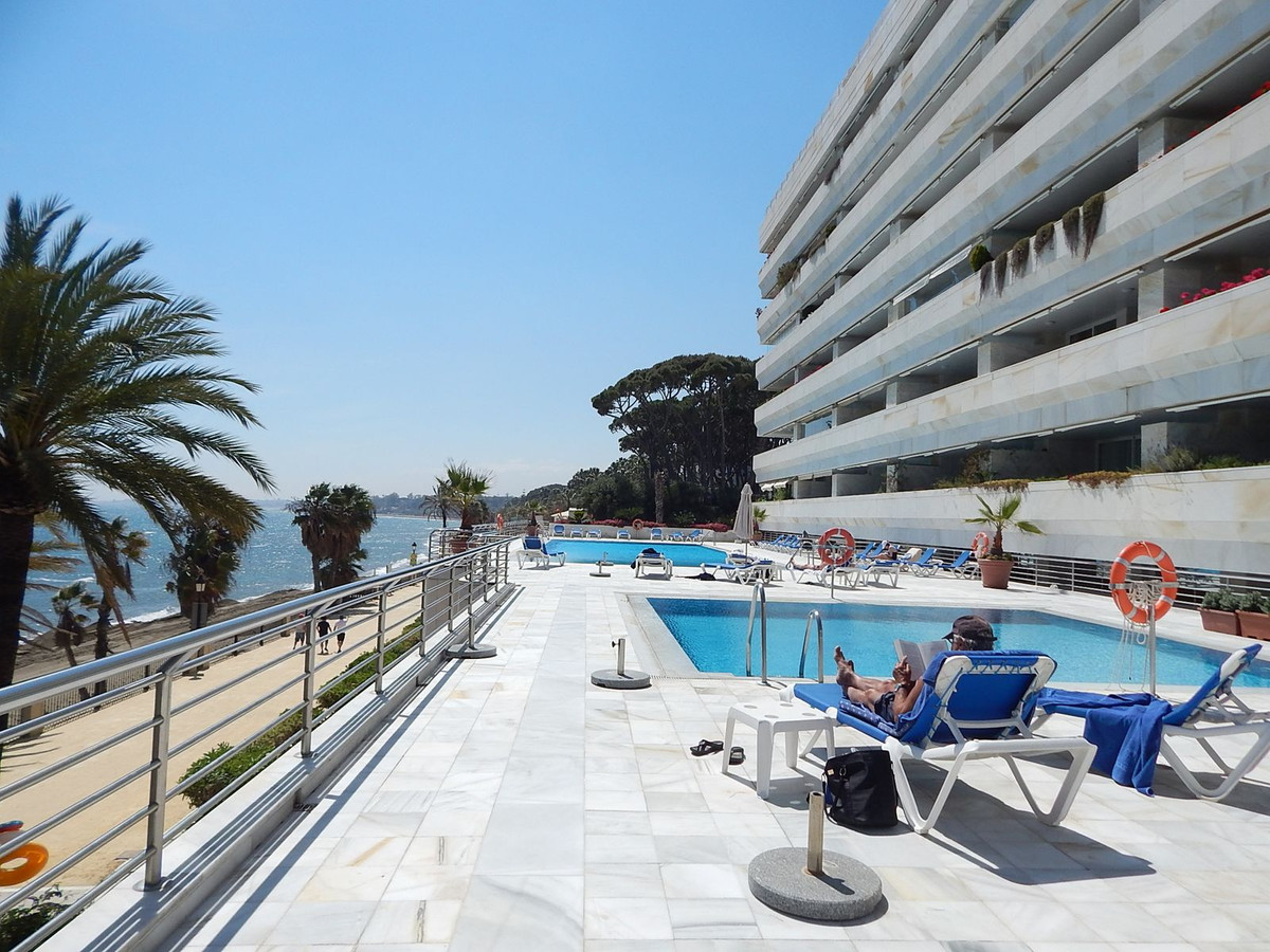 2 Bed Apartment for sale in Marbella Costa Del Sol, Málaga, Spain