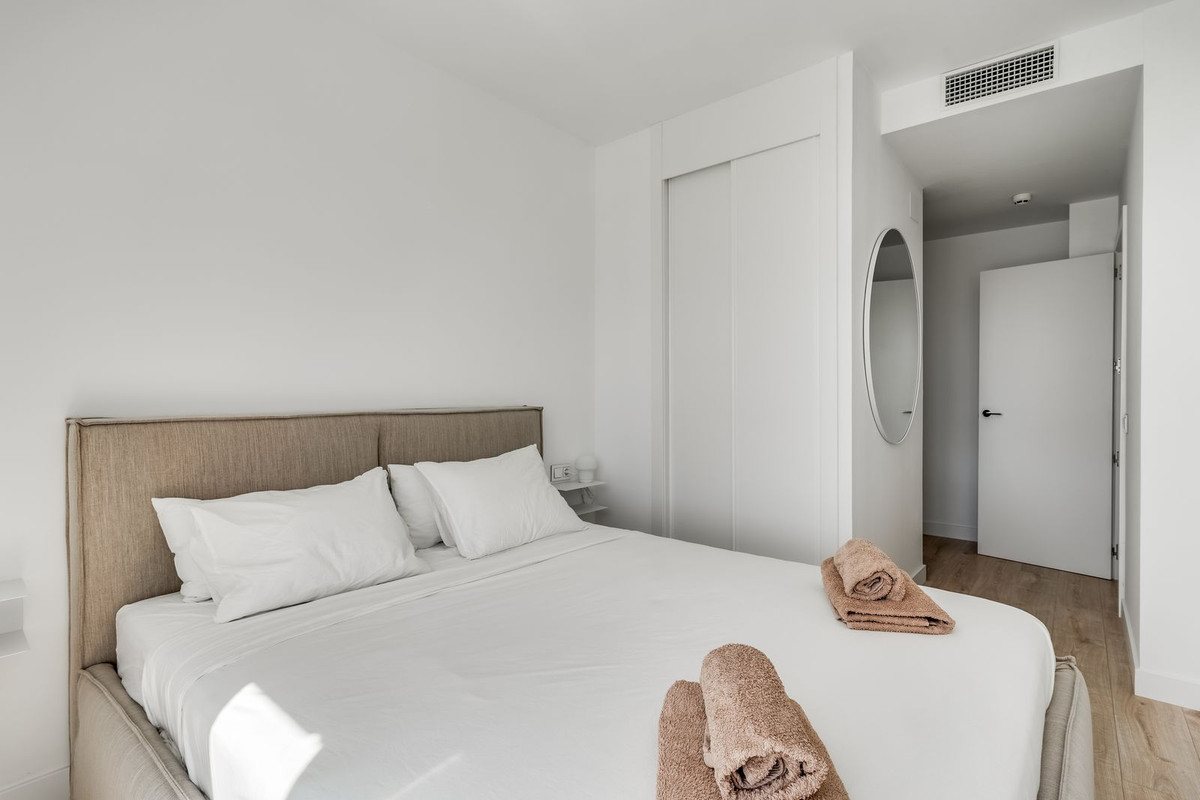 Se vende Apartamento Planta Media de 2 dormitorios en Costa Del Sol, Málaga, España