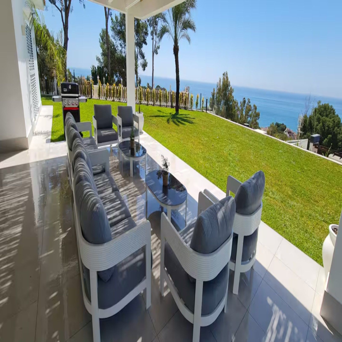Se vende Villa - Chalet de 6 dormitorios en Costa Del Sol, Málaga, España
