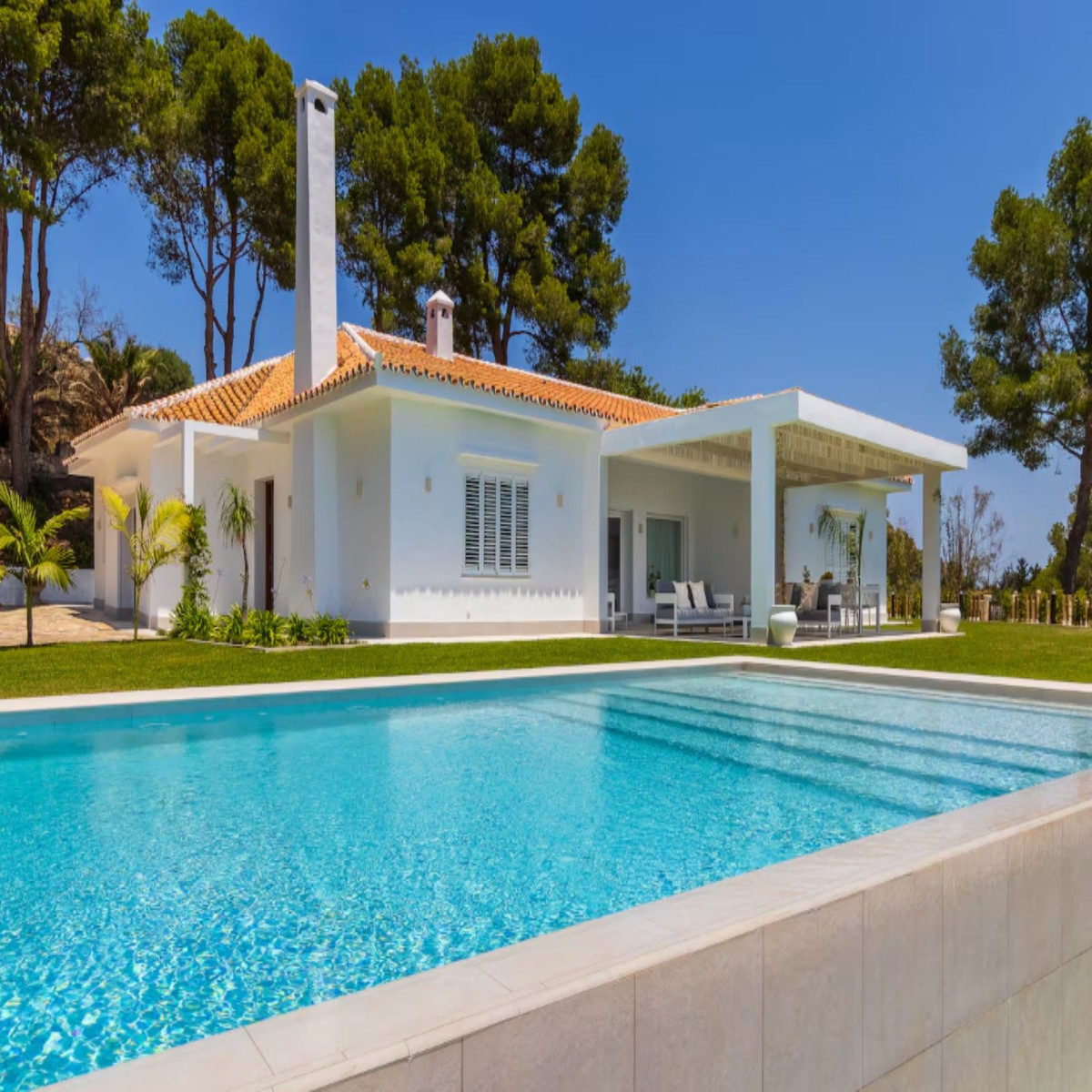 Se vende Villa - Chalet de 6 dormitorios en Costa Del Sol, Málaga, España