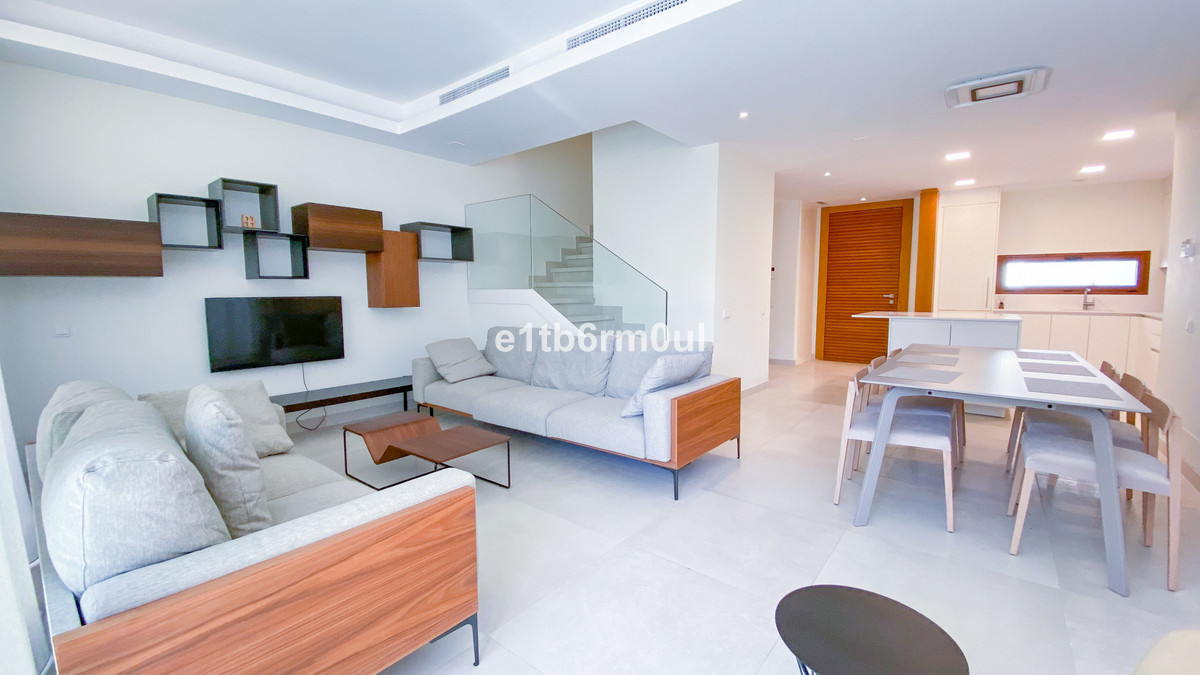 Se vende Pareada de 3 dormitorios en Costa Del Sol, Málaga, España