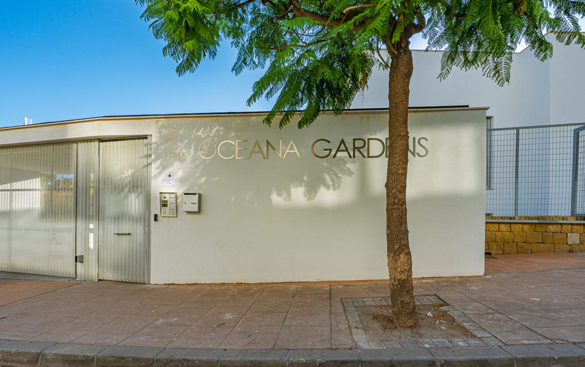 3 Bed Apartment for sale in Estepona Costa Del Sol, Málaga, Spain