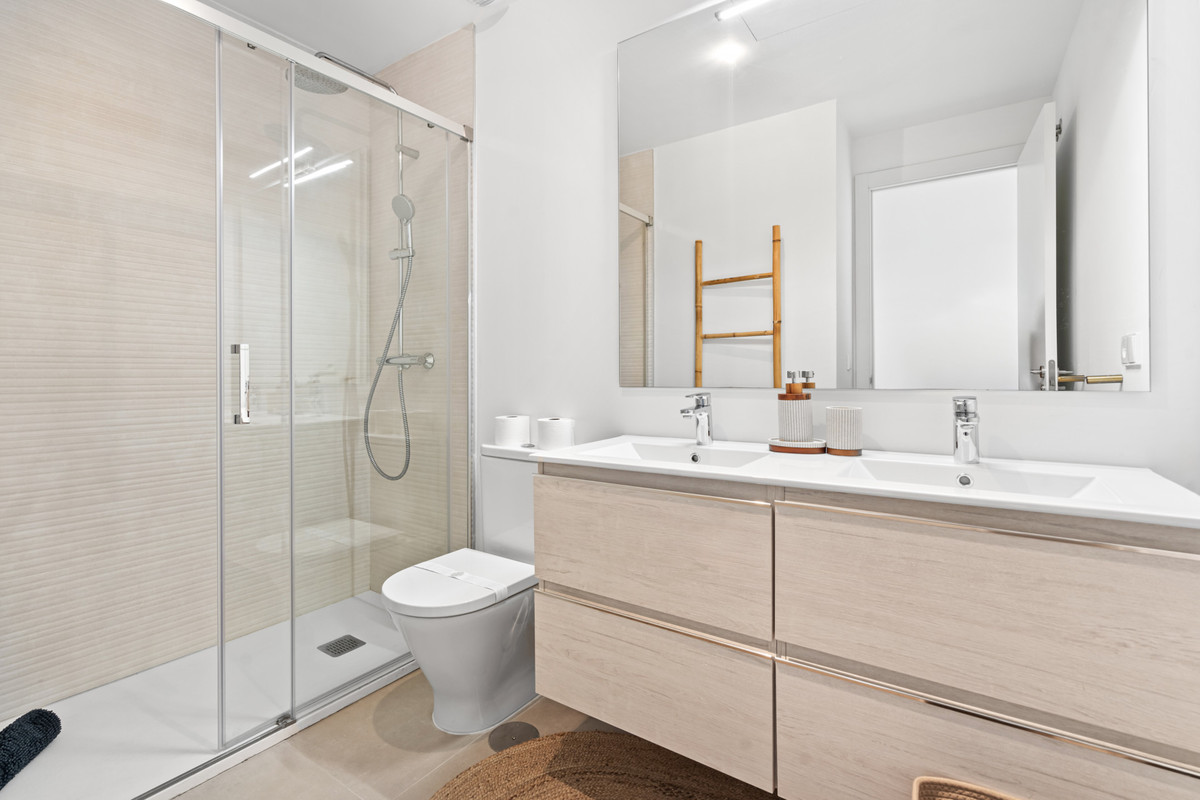 3 Bed Apartment for sale in Estepona Costa Del Sol, Málaga, Spain
