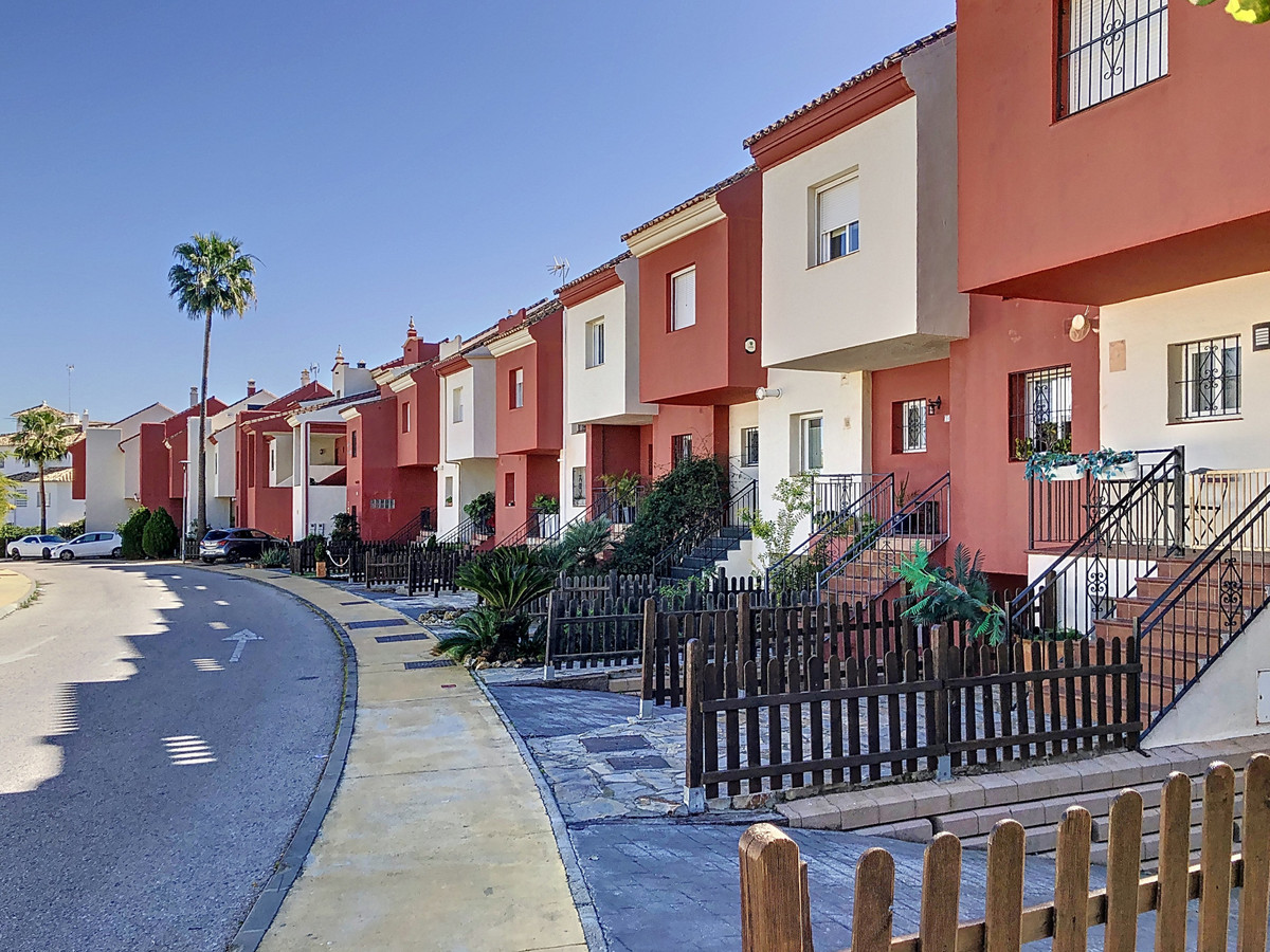 3 Bed Townhouse for sale in Selwo Costa Del Sol, Málaga, Spain