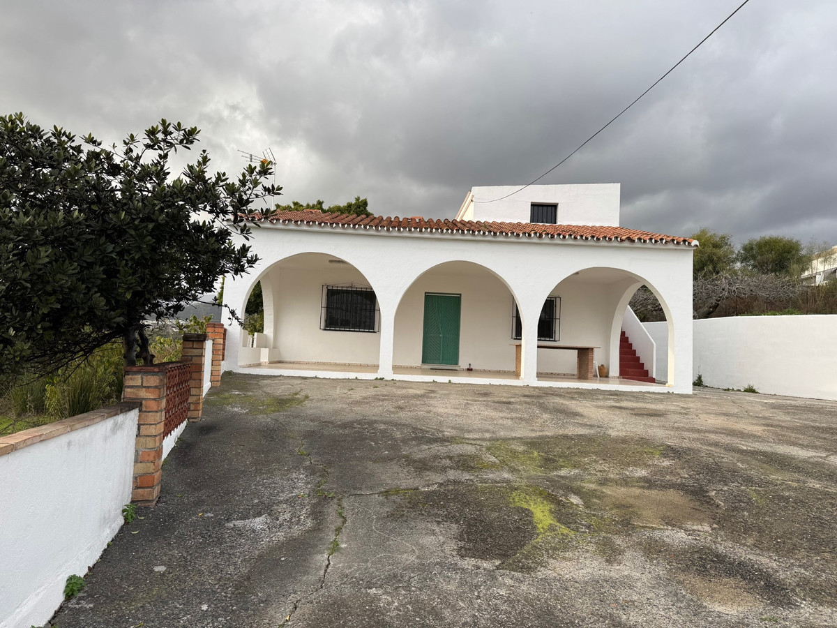 4 Bed Townhouse for sale in Estepona Costa Del Sol, Málaga, Spain