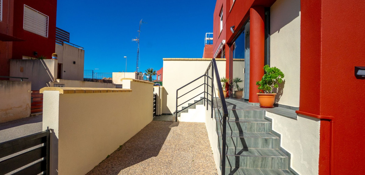 Se vende Adosada de 3 dormitorios en Costa Blanca, Alicante, España
