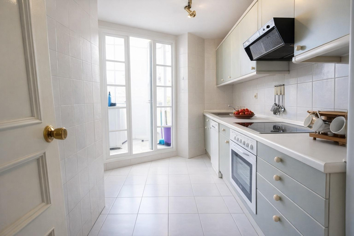 Se vende Apartamento Planta Baja de 3 dormitorios en Costa Del Sol, Málaga, España