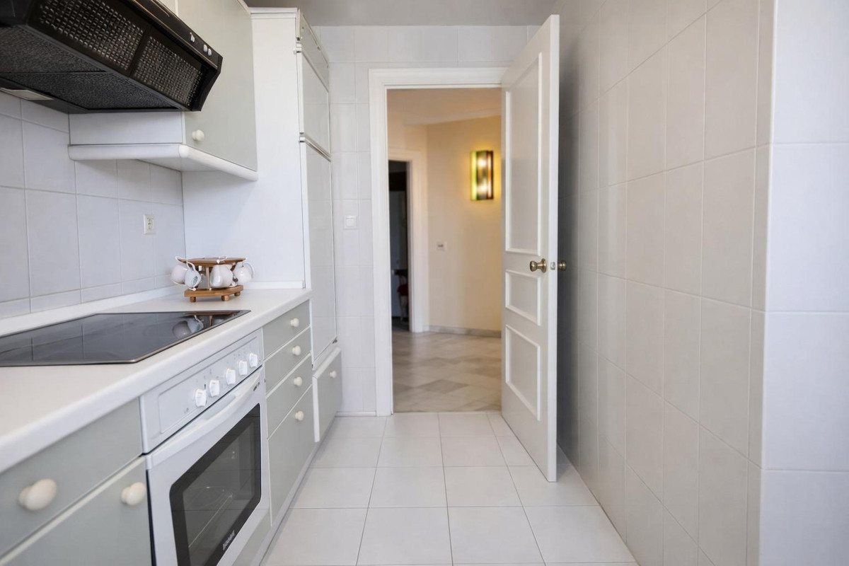 Se vende Apartamento Planta Baja de 3 dormitorios en Costa Del Sol, Málaga, España