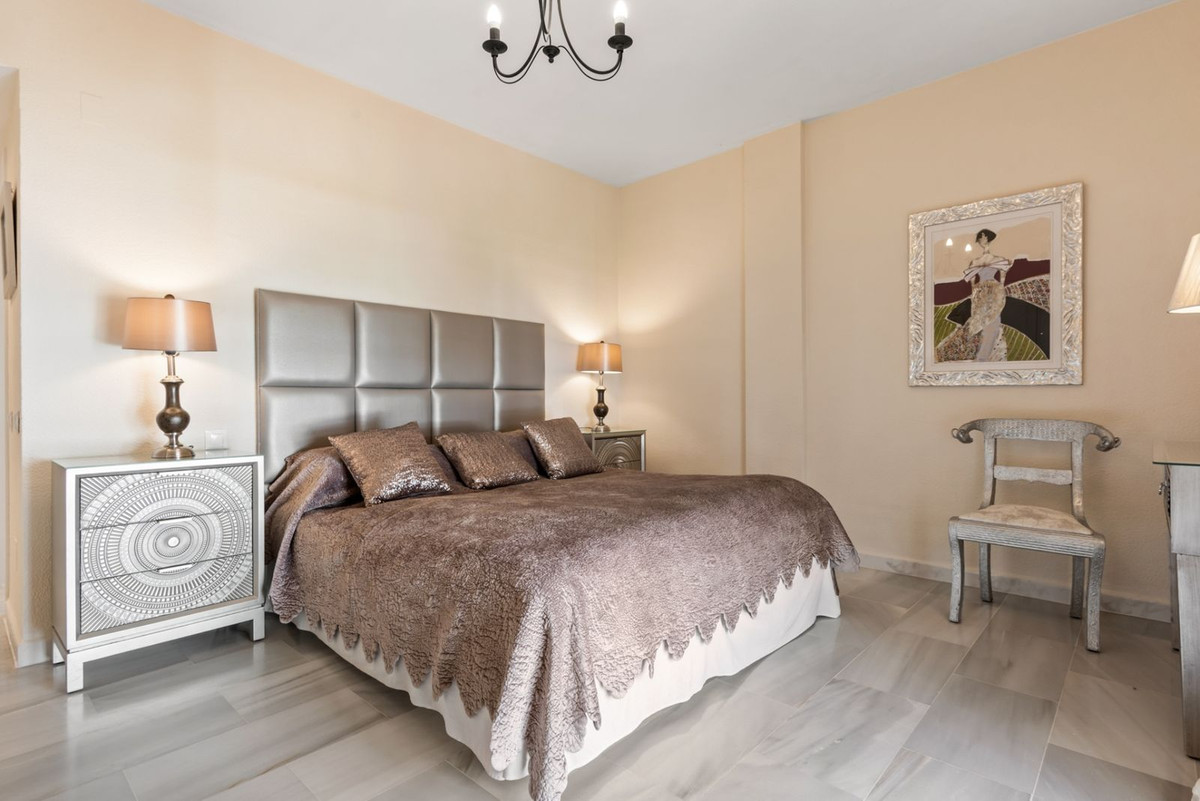 2 Bed Apartment for sale in Puerto Banús Costa Del Sol, Málaga, Spain