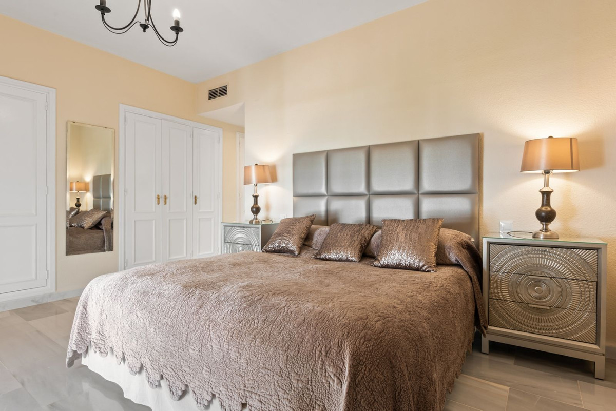 2 Bed Apartment for sale in Puerto Banús Costa Del Sol, Málaga, Spain