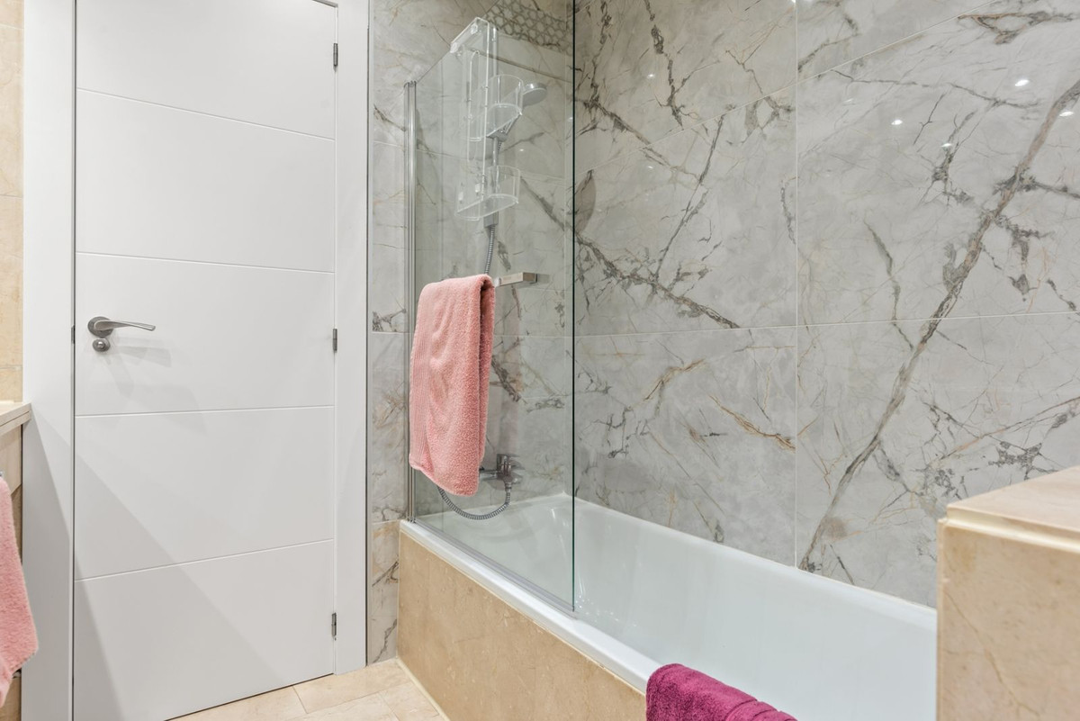 2 Bed Apartment for sale in Puerto Banús Costa Del Sol, Málaga, Spain