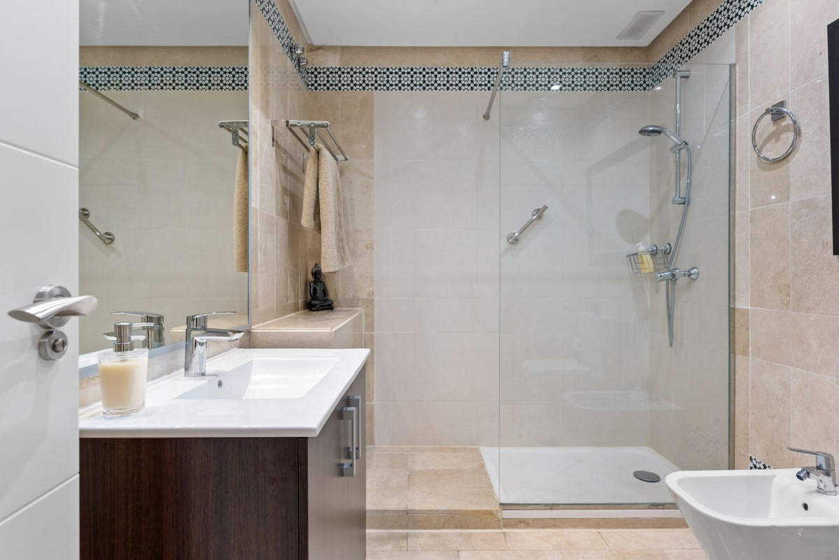 2 Bed Apartment for sale in Puerto Banús Costa Del Sol, Málaga, Spain