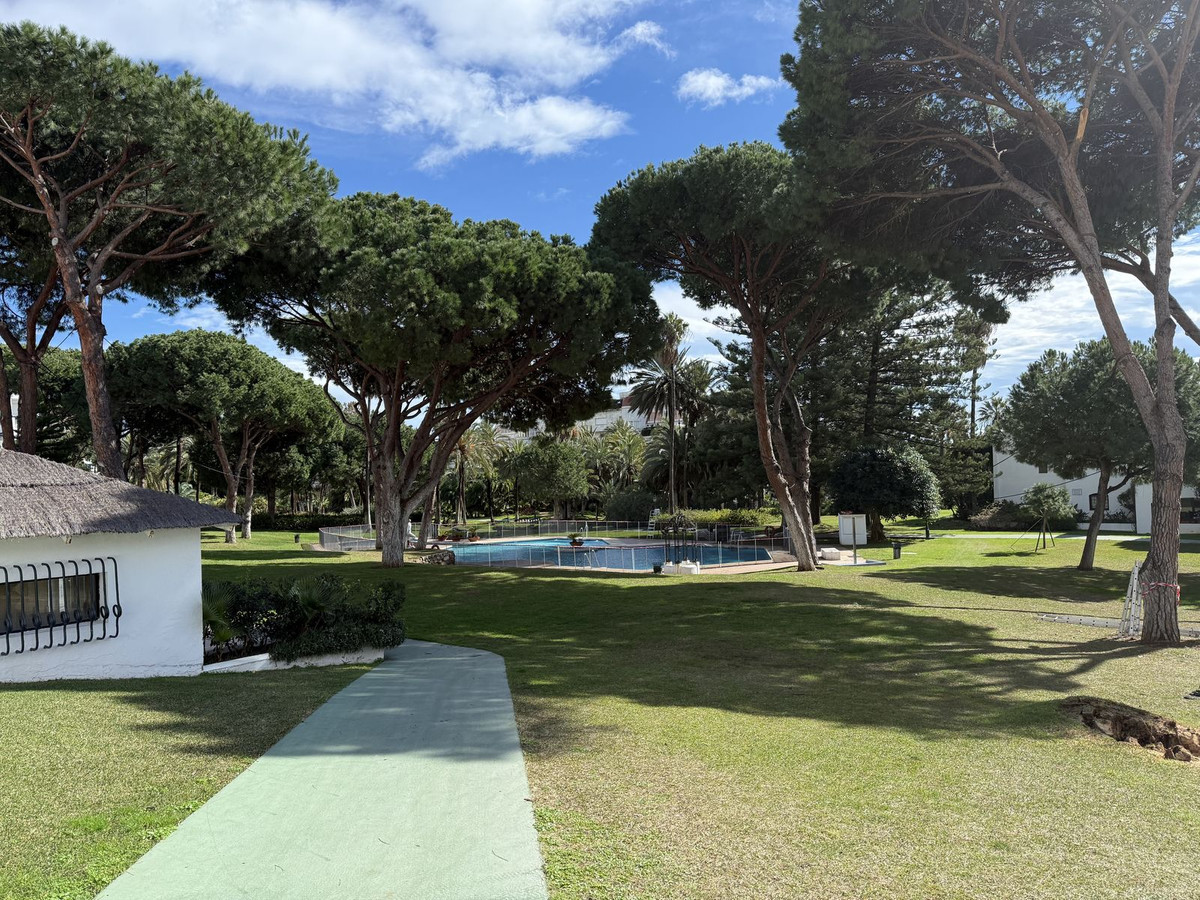 2 Bed Apartment for sale in Puerto Banús Costa Del Sol, Málaga, Spain