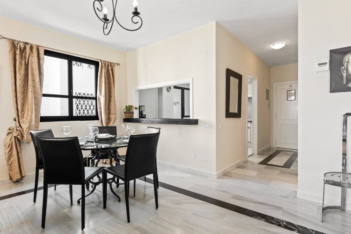 2 Bed Apartment for sale in Puerto Banús Costa Del Sol, Málaga, Spain