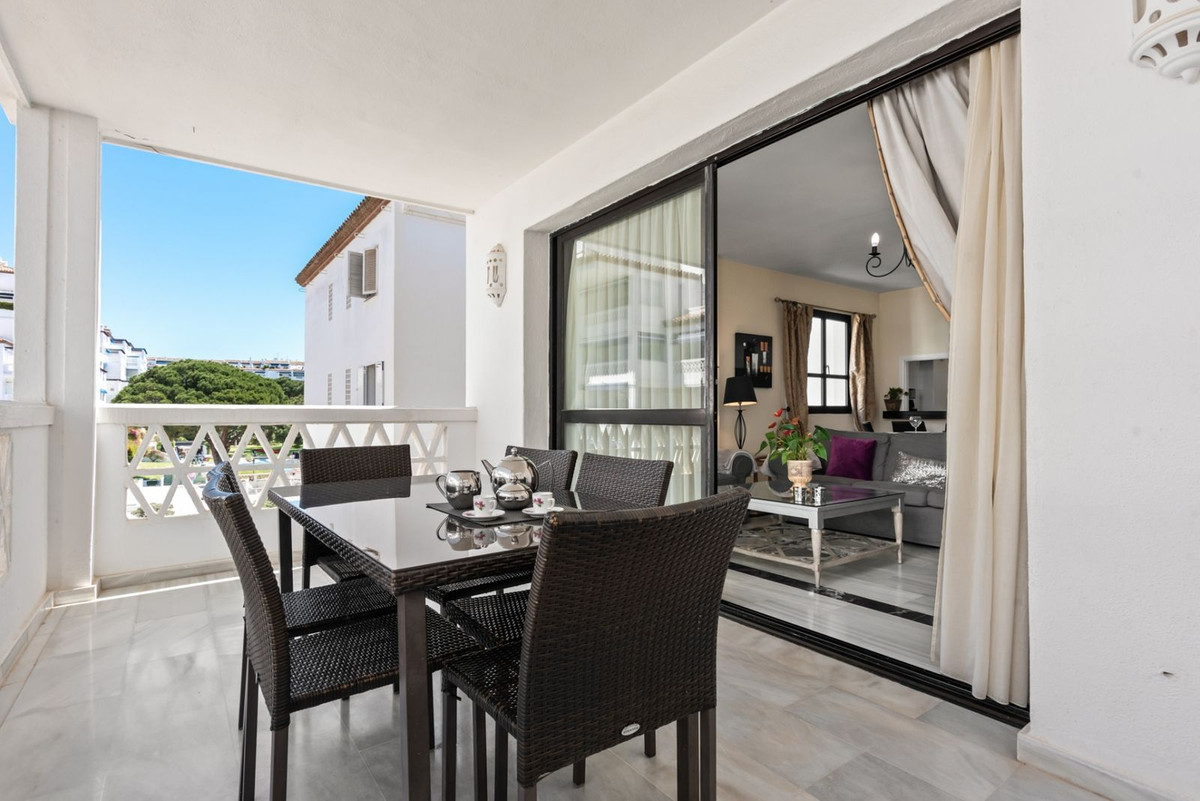 2 Bed Apartment for sale in Puerto Banús Costa Del Sol, Málaga, Spain