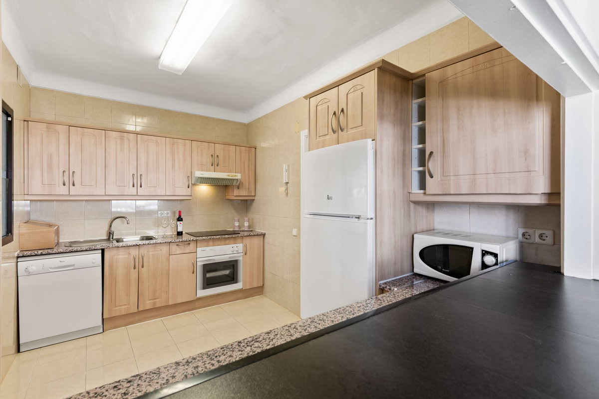 2 Bed Apartment for sale in Puerto Banús Costa Del Sol, Málaga, Spain