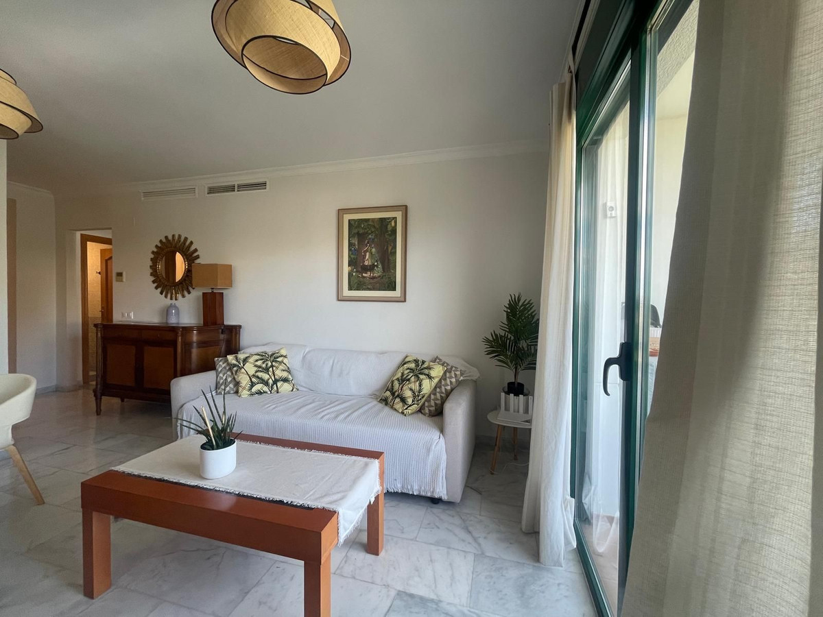 2 Bed Apartment for sale in Fuengirola Costa Del Sol, Málaga, Spain
