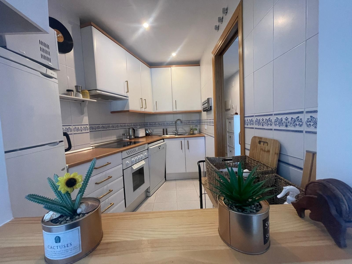 2 Bed Apartment for sale in Fuengirola Costa Del Sol, Málaga, Spain