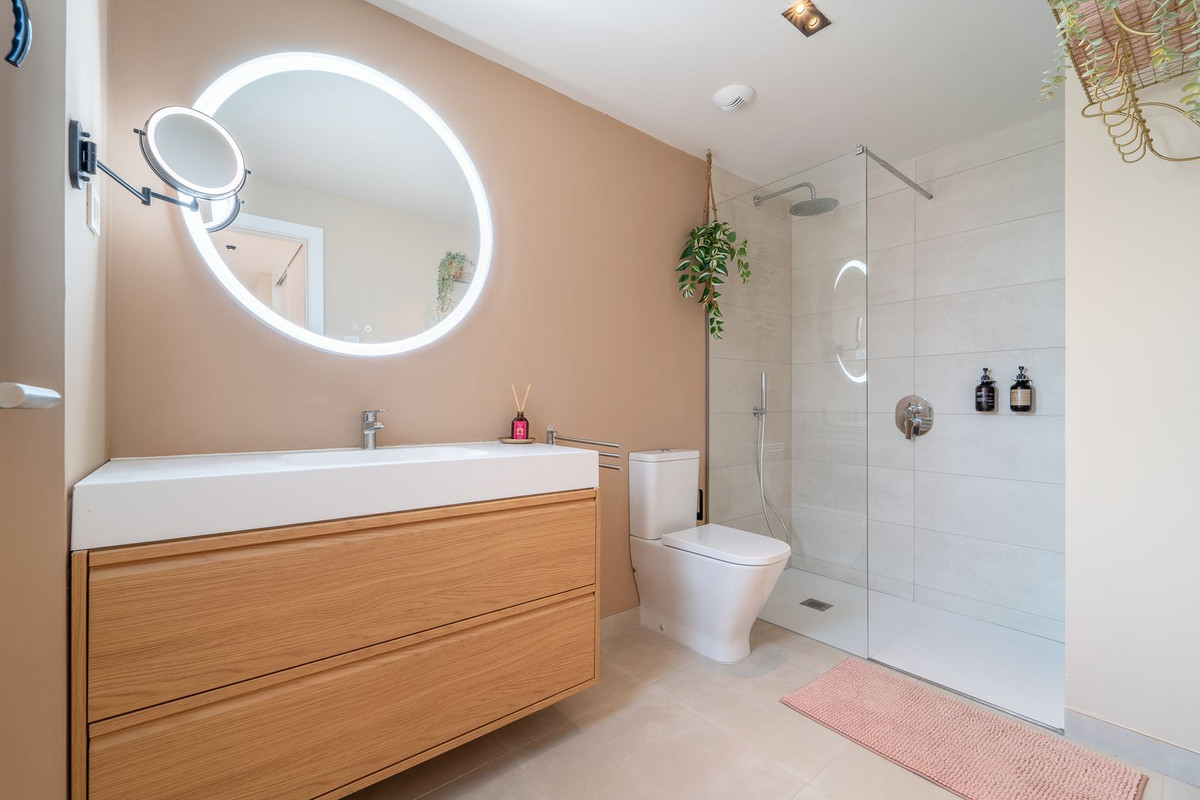 Se vende Apartamento Planta Baja de 2 dormitorios en Costa Del Sol, Málaga, España