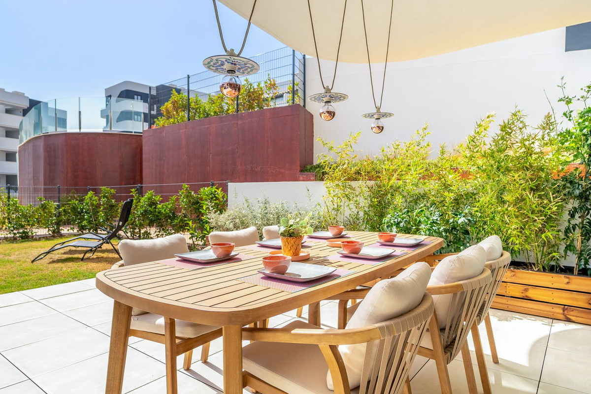 Se vende Apartamento Planta Baja de 2 dormitorios en Costa Del Sol, Málaga, España