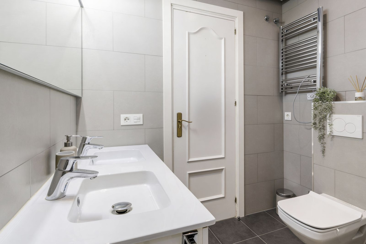 Se vende Apartamento Planta Baja de 2 dormitorios en Costa Del Sol, Málaga, España
