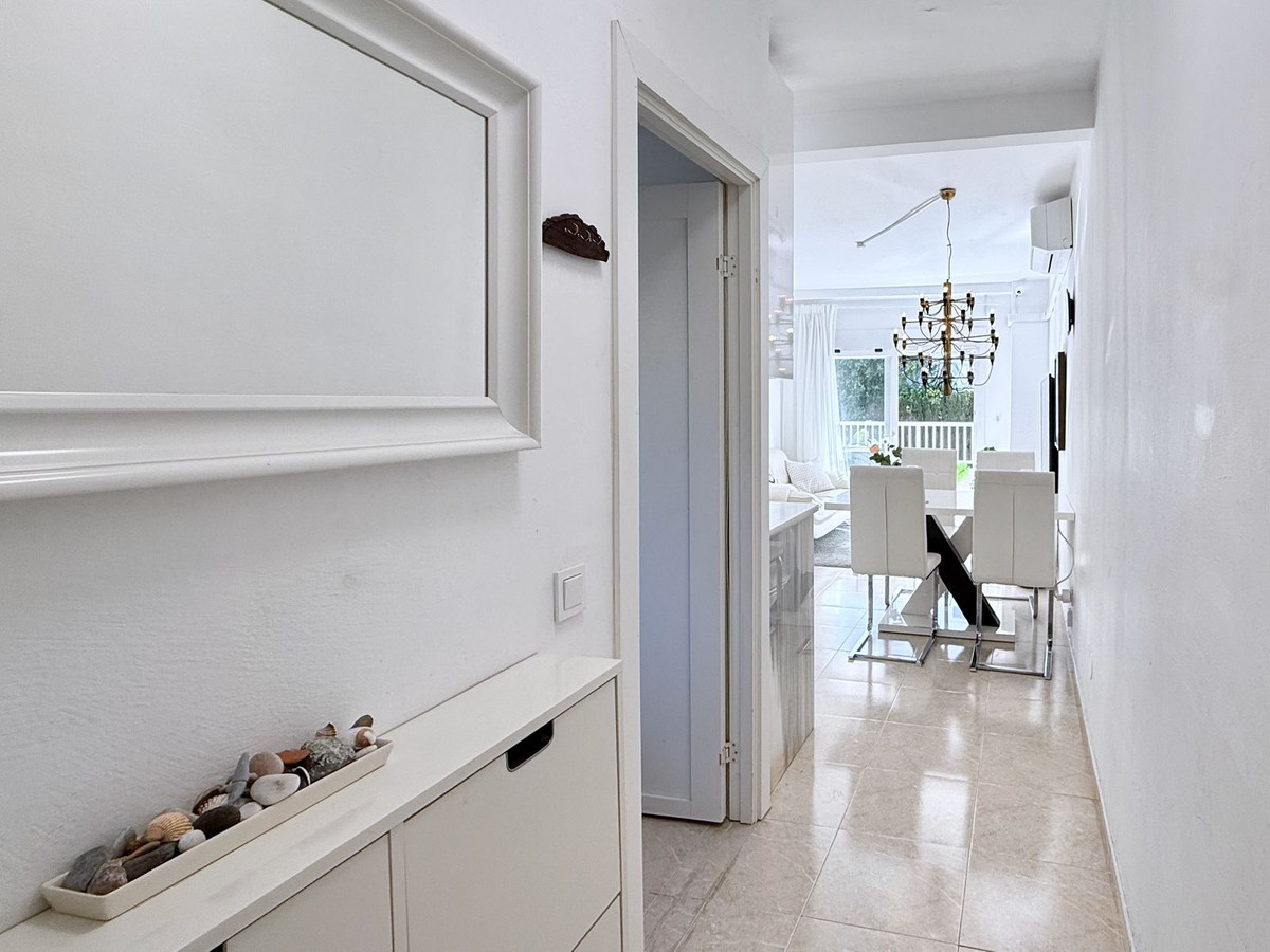 Se vende Apartamento Planta Media de 2 dormitorios en Costa Del Sol, Málaga, España